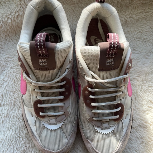 Nike Air Max 90 Futura Women's Sneaker - Picture 2 of 6